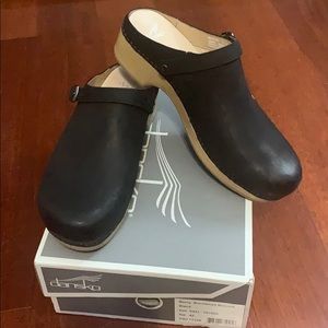 DANSKO berry burnished nubuck black - worn ONCE!
